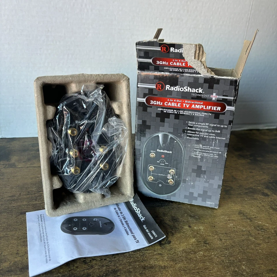 RadioShack Bidirectional 3GHz Cable TV Amplifier 1-IN 4-OUT # 1500473 New, Open - Image 2 of 4