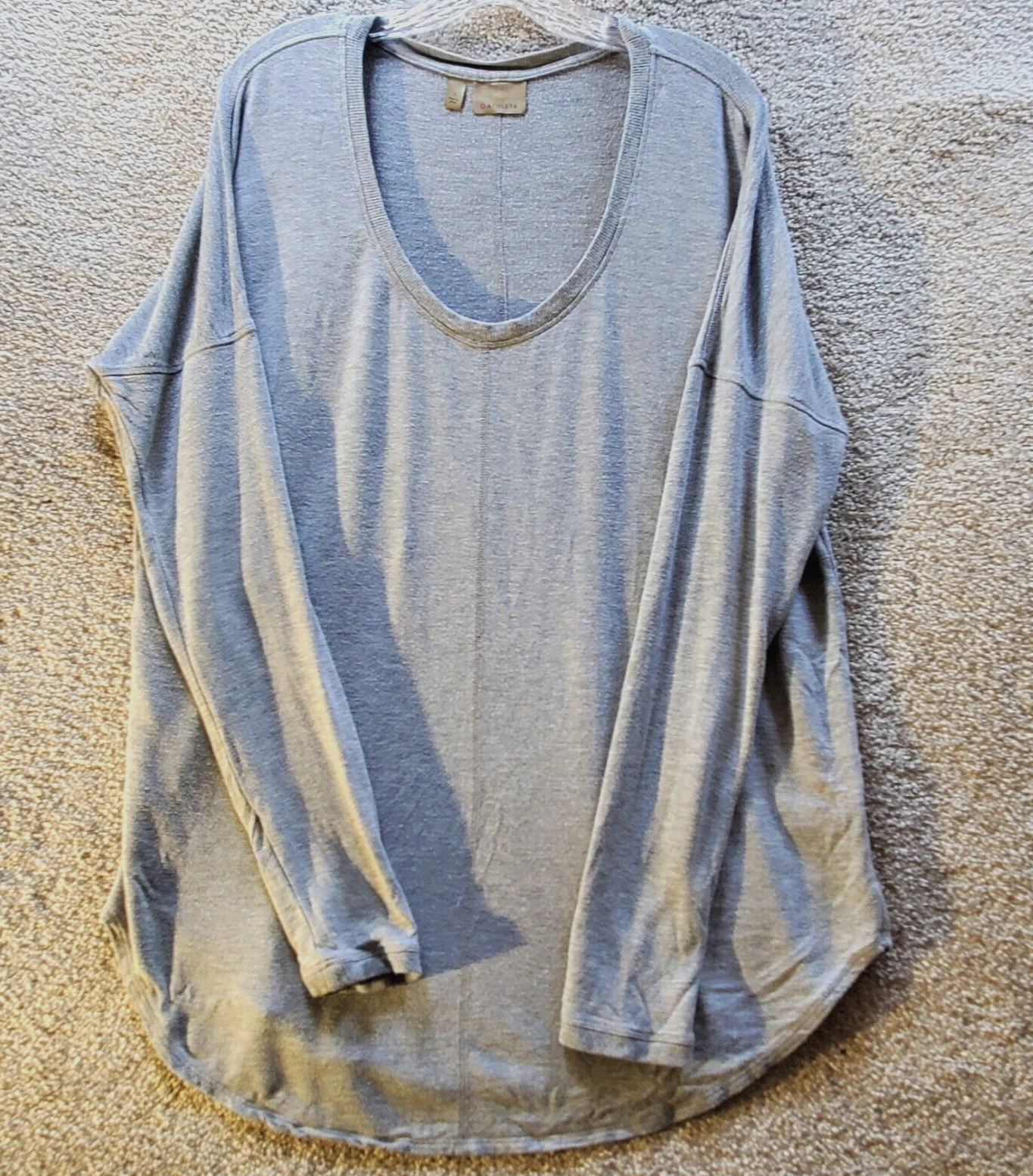 athleta heather athletic pullover stretch scoop neck shirt