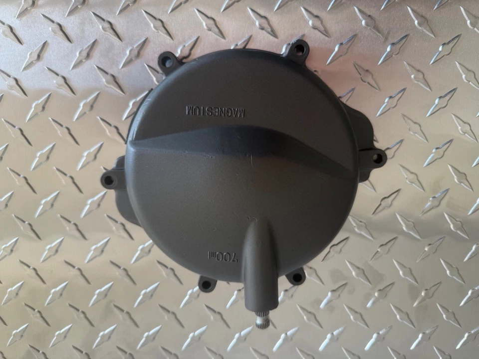 Cubierta de embrague exterior Suzuki RM125 Foto 2 de 4