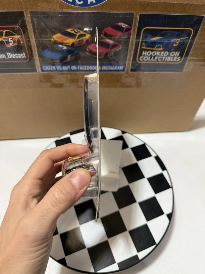 Jamie MCMURRAY #42 TEXACO SHINE ON TEXAS 1/64 DIECAST 2005 CON IMÁN DE CAPÓ Foto 4 de 4