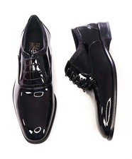  950 FERRAGAMO - "AIDEN" Black Patent Leather Oxfords - 7.5 EE