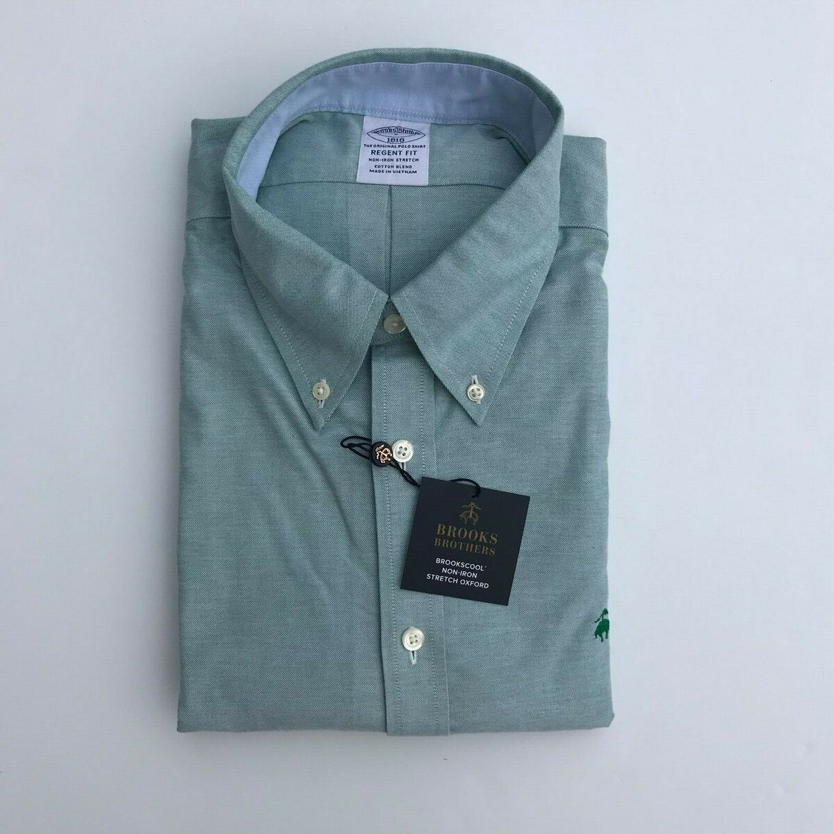 NWT Brooks Brothers Mens Non-Iron Oxford Stretch Regent Fit NWT Brooks Brothers Mens Non-Iron Oxford Stretch Regent Fit