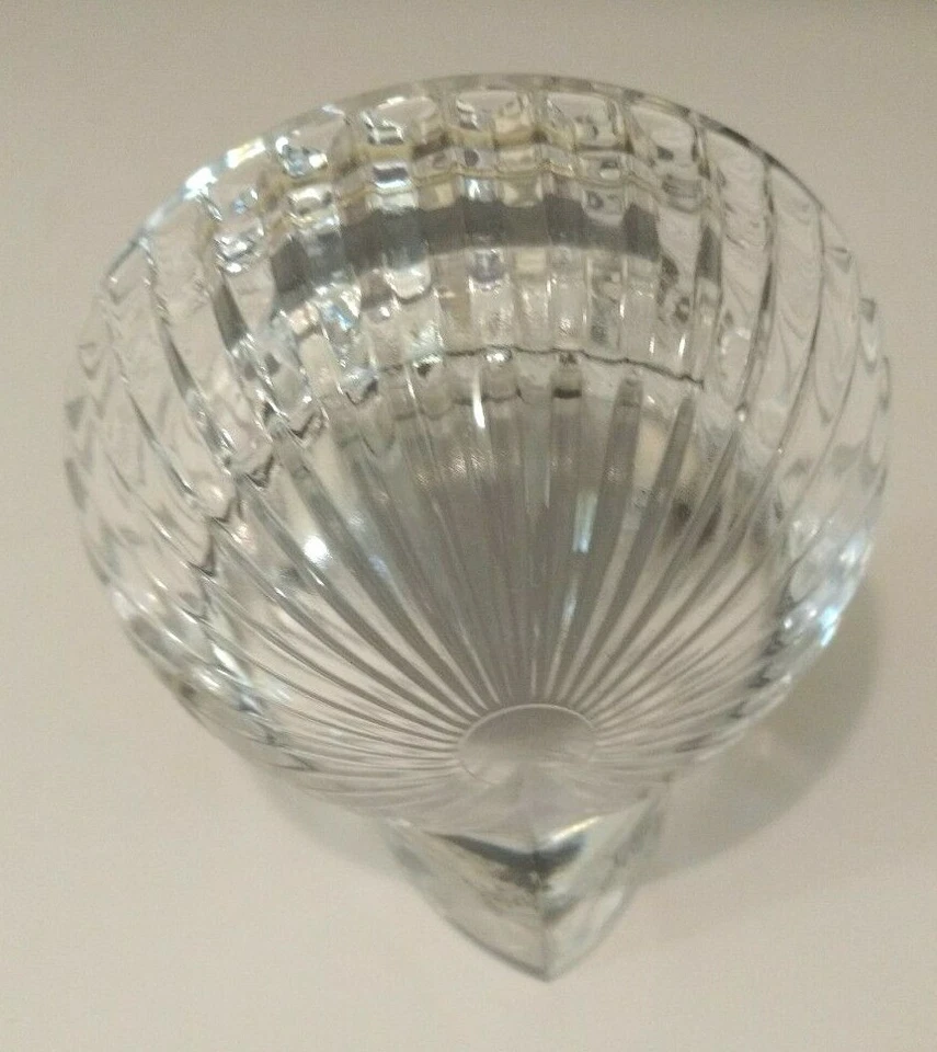 Genuine Lead Crystal Quartz Clock Round Desk Style Mantel or Bedside Clock - Image 3 of 4