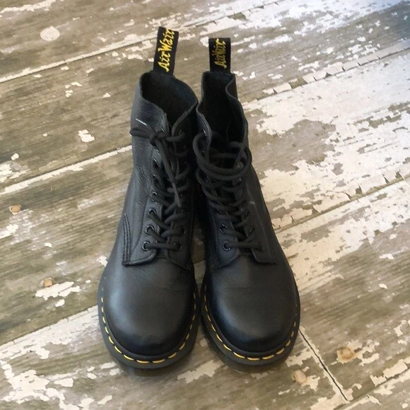 plotseling spiritueel Torrent DR MARTENS Black PASCAL Virginia 8 Eye Pebble Boot Shoes US Womens 6 EUR 37  UK 6 | eBay