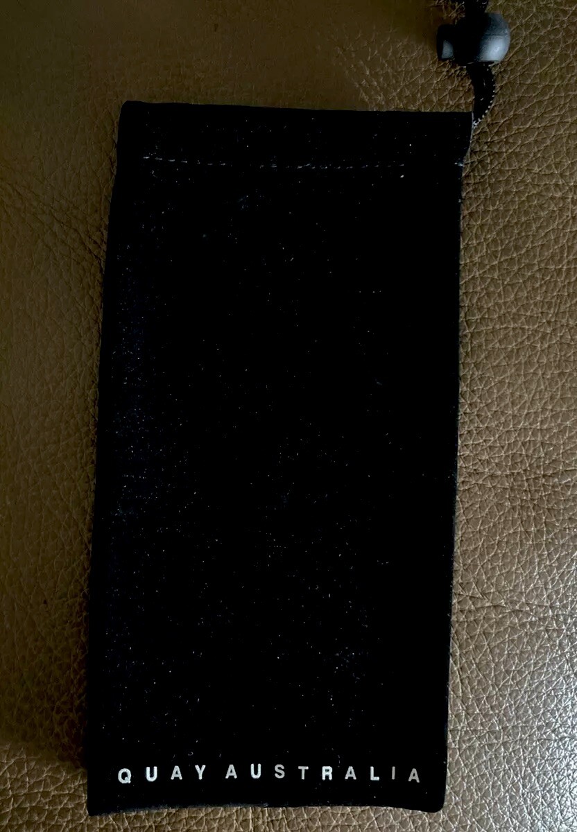 QUAY AUSTRALIA Black Soft Sunglasses Eyeglasses Case  display picture 1