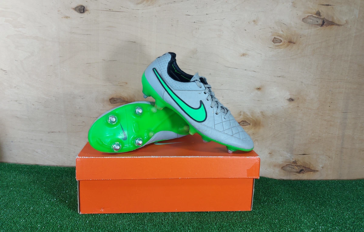 Preços baixos em Tênis de futebol Nike Tiempo Legend V | eBay
