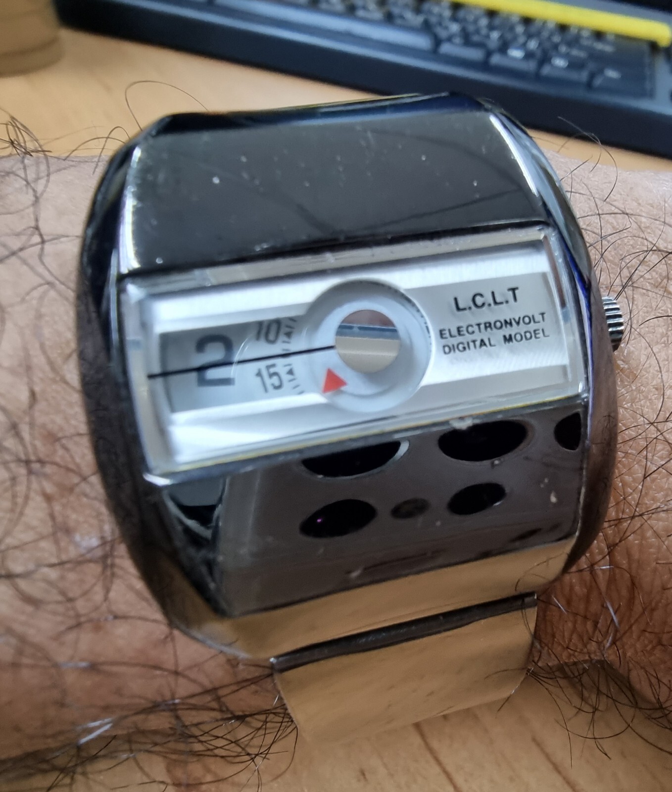 L.C.L.T electronvolt Digital Model Jumping Hour  … - image 1