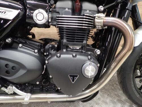 Triumph Speed Twin 1200 - Picture 6 of 17