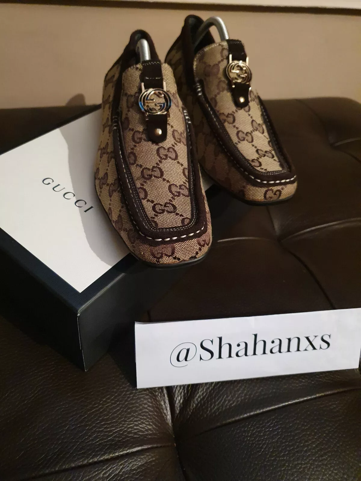 Authentique imprimé original Gucci GG brodé de supports en cuir chaussures habillées