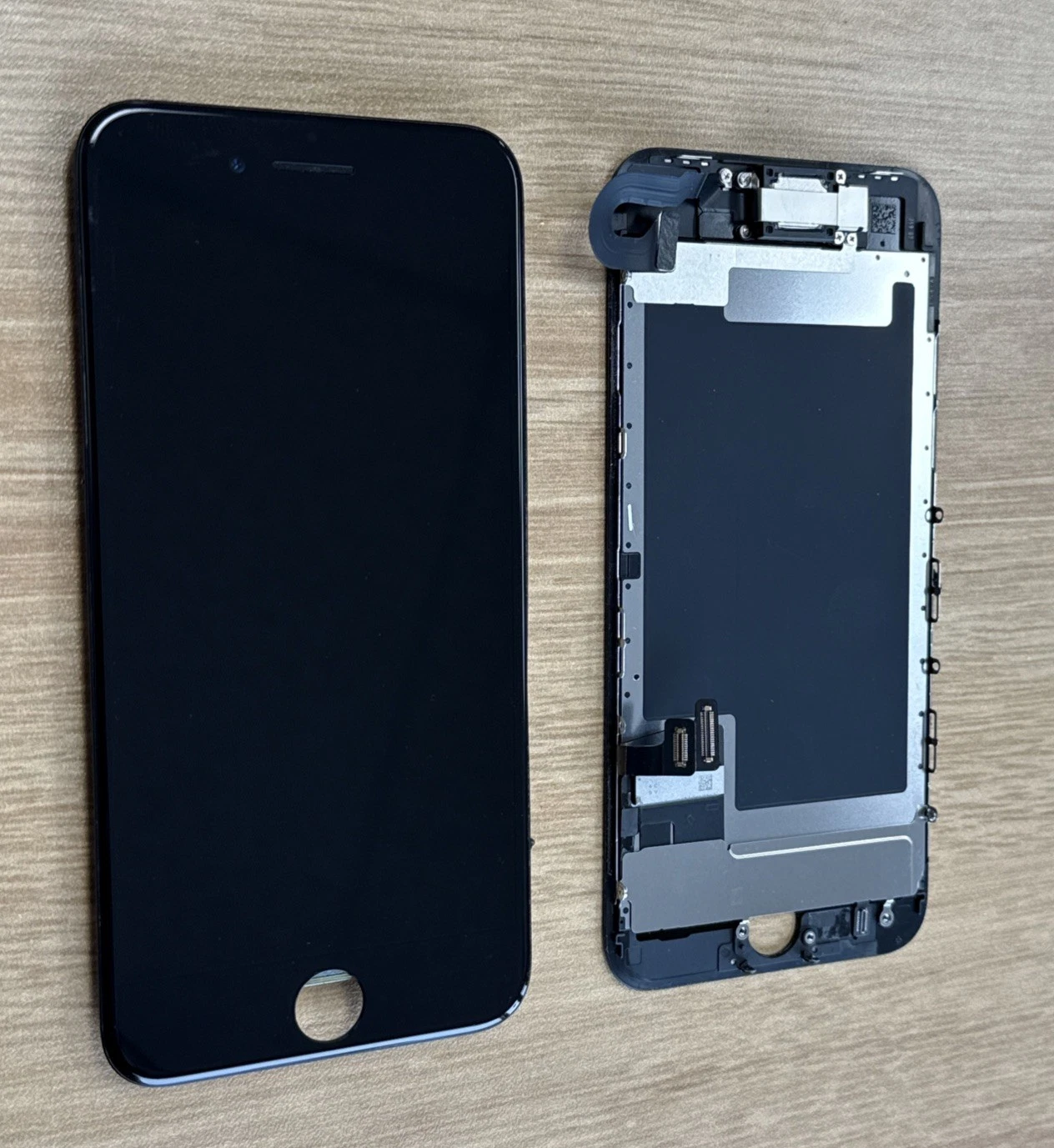 Original iPhone 8 / SE 2nd Gen LCD Screen - Grade B