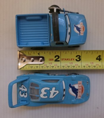 Disney Pixar Cars Dinoco Crew Chief Roger Wheeler & Strip Weathers