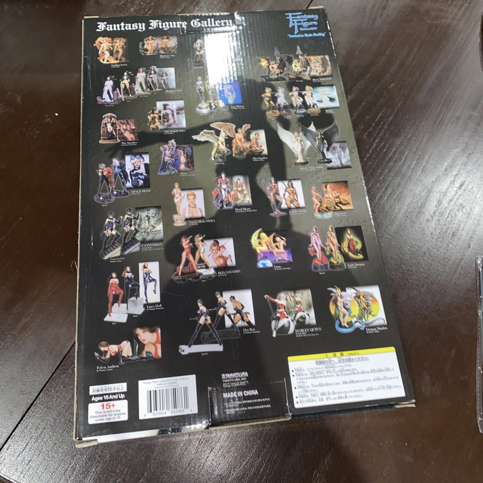 FIGURA DE FANTASÍA GALERÍA HARLEY QUINN VARIANTE EN BLANCO Y NEGRO ESTATUA EXCLUSIVA EE Foto 3 de 4