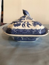 VINTAGE UNIQUE Blue Willow Covered Soup Tureen F31