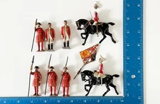 Vintage Painted Lead Britains Beefeater Guard Horses Cavalry Toy Soldiers Lot