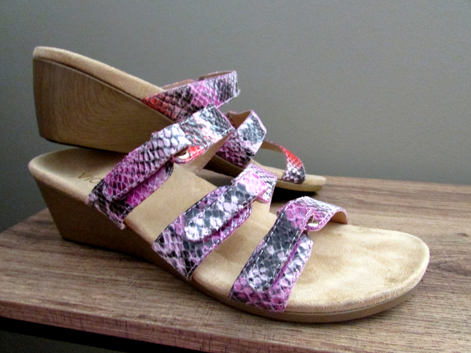 Vionic Pink Black Snake Print Adjustable Wedge Strappy Slide Sandal Size 8  