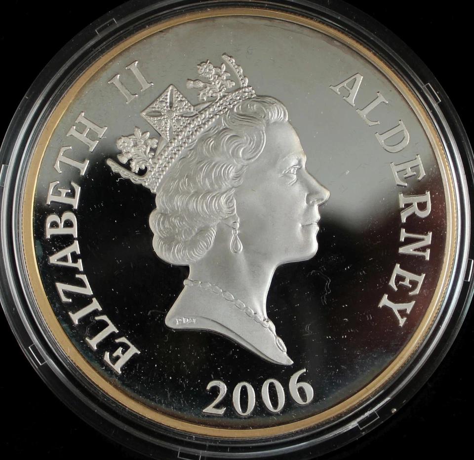 2006 Queen's 80th Birthday Alderney Gilded Silver 5 oz Proof £10 Coin Royal Mint - Image 3 of 4