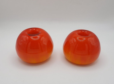 Zwei Kerzenständer - orange - Glas - kugelförmig - 7 cm hoch