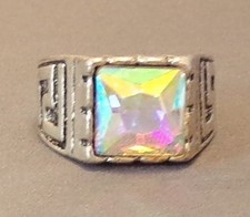 Fashion Ring, Unbranded, Size 9, Rainbow-Colored Stone on a Silvertone Band