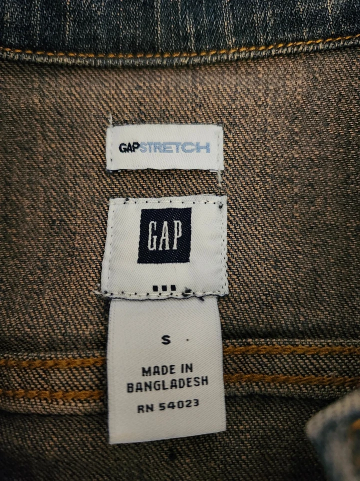 Chaqueta vaquera elástica Gap para mujer talla pequeña botón delantero algodón Foto 4 de 4