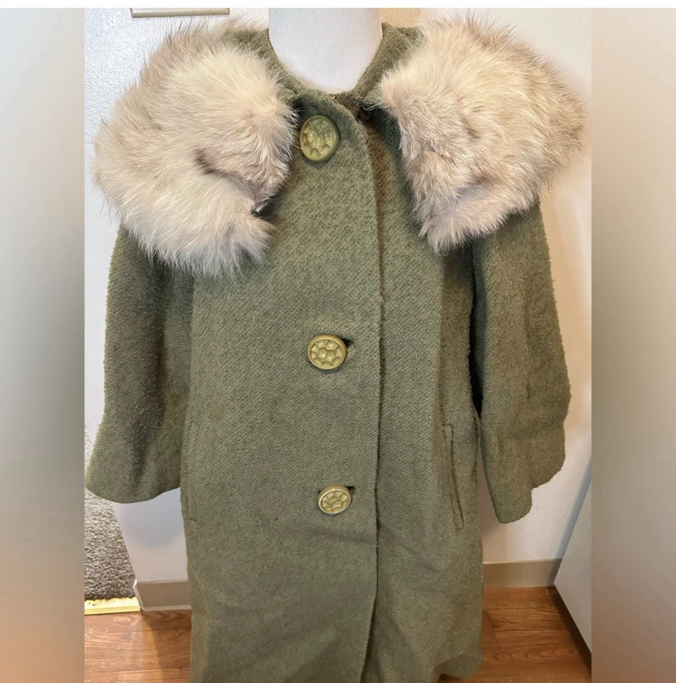 Abrigo columpio de lana vintage de los años 60 Union Made ILGWU para mujer con ribete de piel de conejo Foto 2 de 4