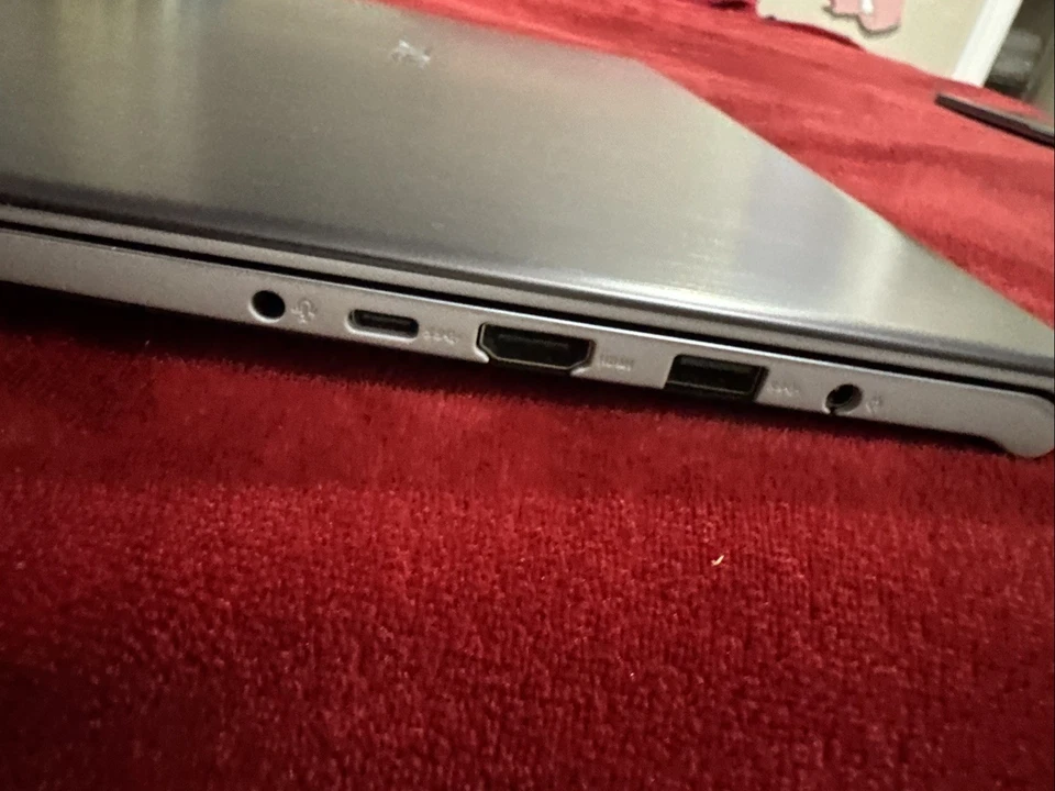 ASUS VivoBook S15 | i5-8250U 8ª Gen | 15.6" FHD | Intel UHD 620 --LEER-- Foto 4 de 4