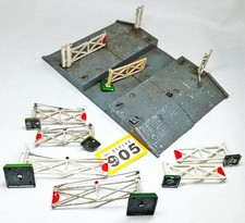 Vintage  Master Models metal level crossing parts job lot 00 scale 905