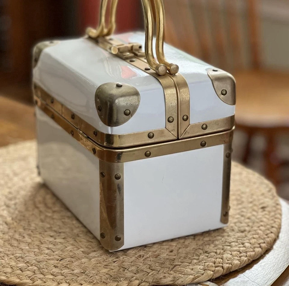 Bolso de Colección Lisette Nueva York Años 60 Marfil y Oro Caja Cartera Tren Estuche Foto 2 de 4