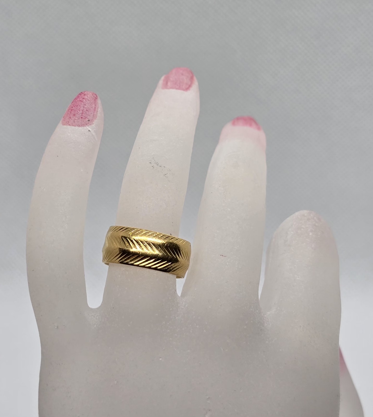 Solid 22ct Yellow Gold Patterned Wedding Band Rin… - image 13