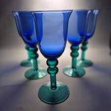 5x Cordial Wine Drinking