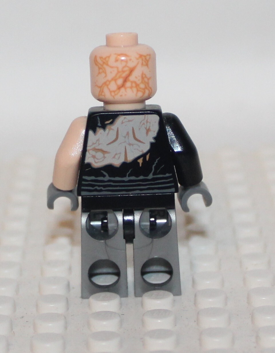 LEGO Star Wars Burnt Anakin Skywalker / Darth Vader Minifigure Authentic