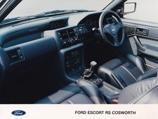 FORD ESCORT RS COSWORTH SIDE VIEW FRONT INTERIOR & FACIA, PERIOD PHOTOGRAPH.