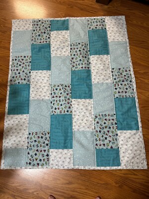Unbranded Handmade Quilted Blanket Blue White, 35 x 43 1/2 inches, Preowned