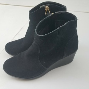 crocs wedge booties