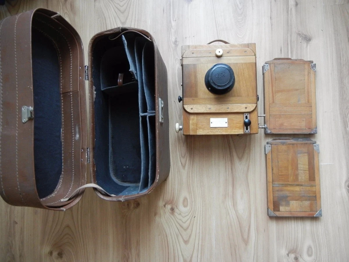 Number 2 Folding Brownie Camera Model a Editorial Stock Image - Image