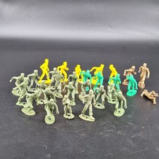 Toy Soldiers Plastic Lot Of 29 Assorted Sizes Assorted Colors Vintage