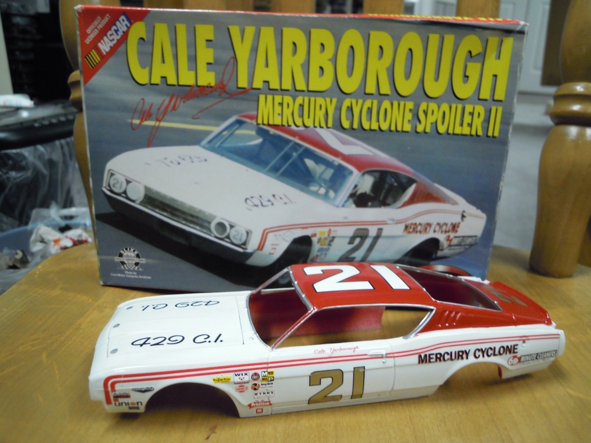 Cale Yarborough #21 69 Mercury Cyclone Spoiler II Kit 1/25 Started