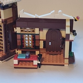 LEGO Creator Expert: Santa's Workshop 10245 Christmas Winter Village incomplete