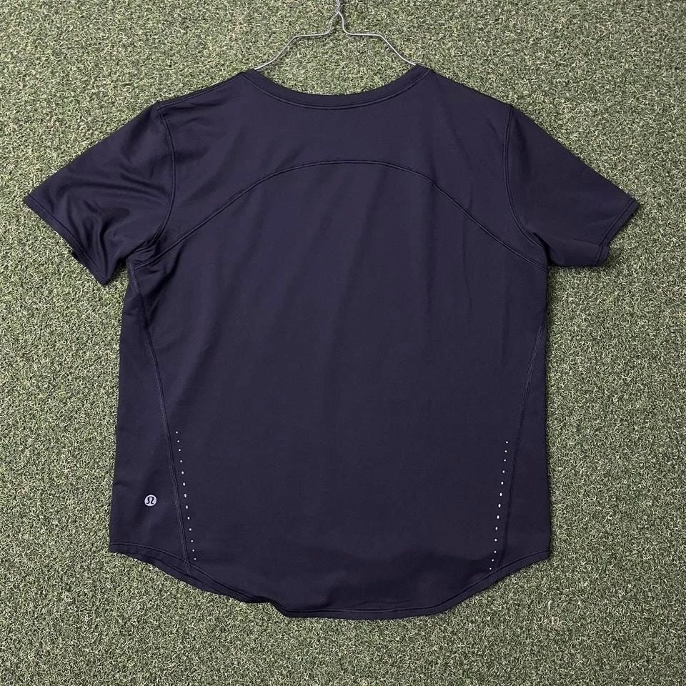 Camiseta negra de cuello alto para correr y entrenar Lululemon Foto 2 de 4