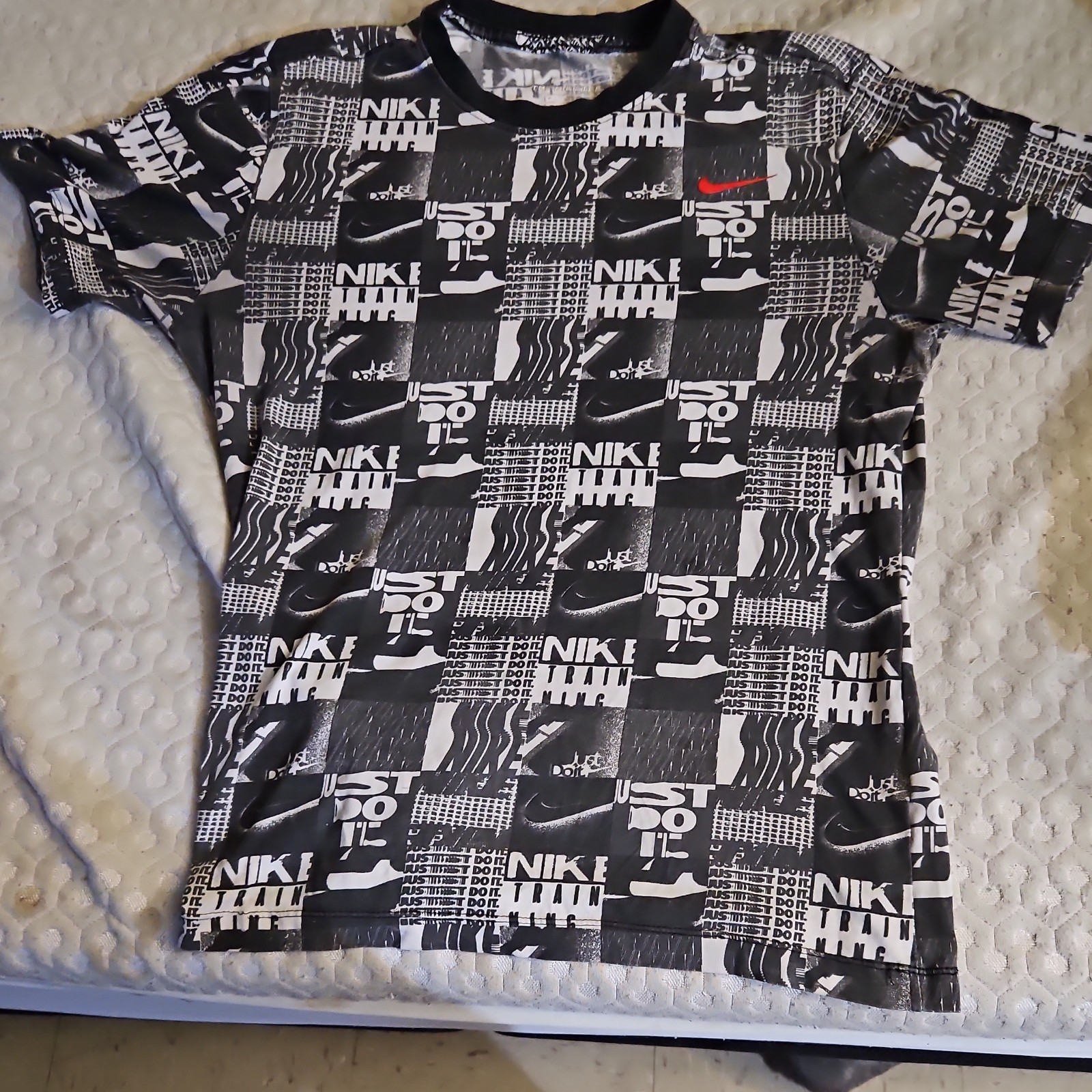Nike Dri-FIT The Nike Tee Black White Men's M Graphic Logo Short Sleeve T-Shirt