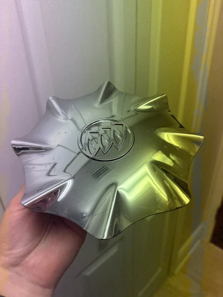 Tapa central de rueda cromada Buick LeSabre 16" OEM 9594695 9594918 buenos clips 03-05 Foto 3 de 4