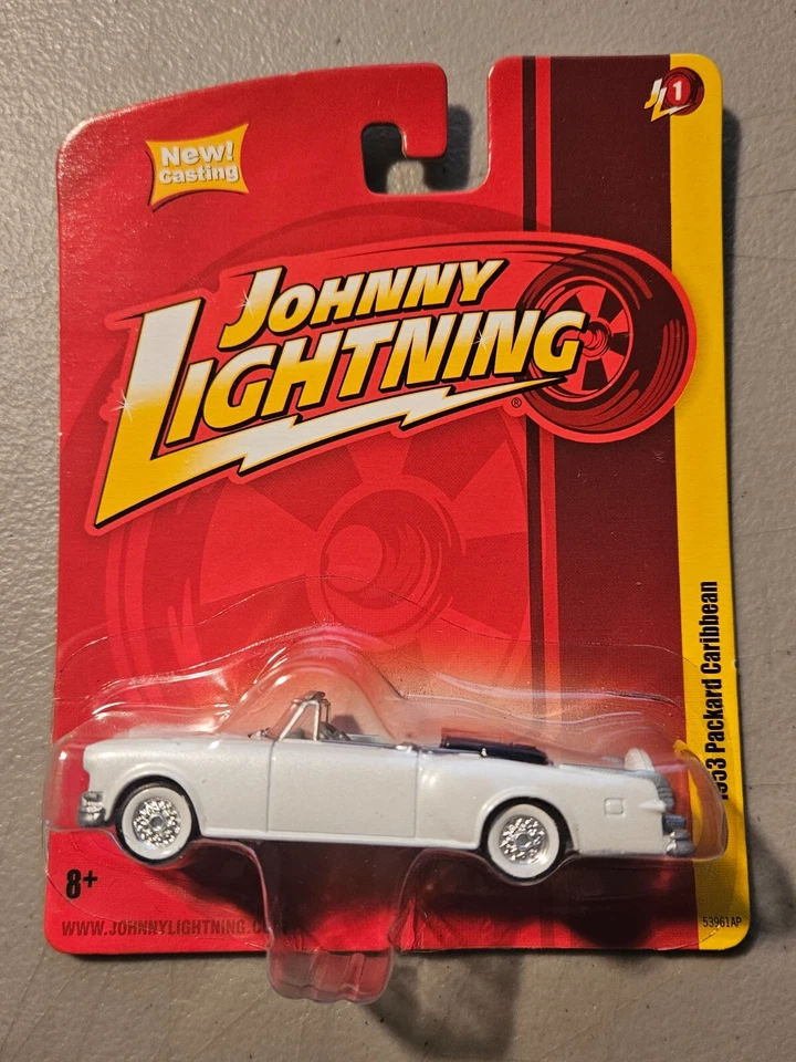 Johnny Lightning Forever 64 1:64 White Lightning 1953 Packard Caribbean + Reg. Foto 2 de 4