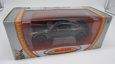 24209 Yat Ming Nissan GT-R R35 - 1:24