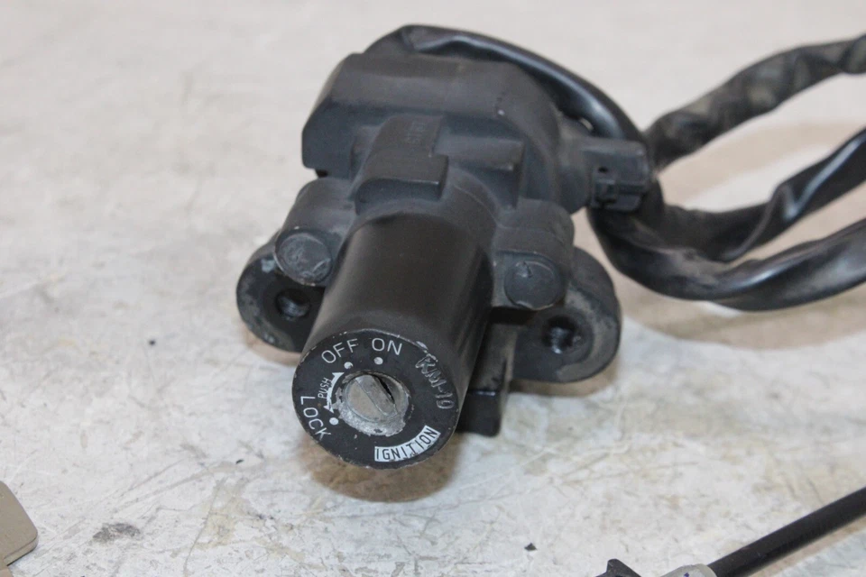 Kawasaki Ninja 300 Ex300B 2014 ABS juego de llaves de encendido OEM con bloqueo de asiento Foto 2 de 4