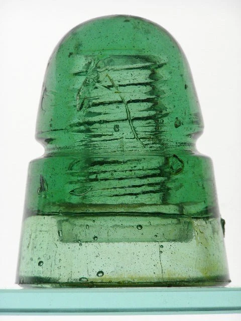 CD 145 [10] green glass "beehive" insulator with 5-pointed star - Image 4 of 4