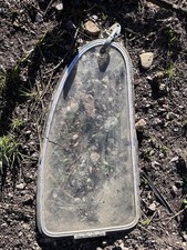 1969 Volkswagen Beetle Rh Rear Quarter Pop-out Window - Original Oem 113898400b 1969 Volkswagen Beetle Rh Rear Quarter Pop-out Window - Original Oem 113898400b