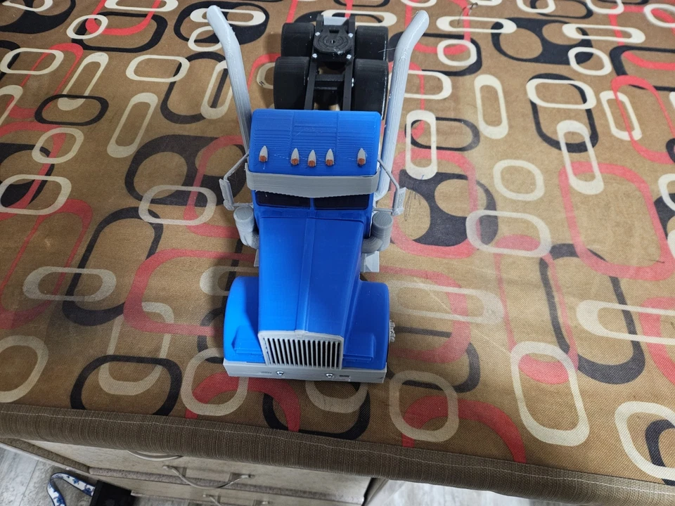 3d printed W900 Kenworth - Image 2 of 3