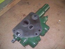 Oliver 1755,1855,1955,2255 White 2-85, 2-105 Farm Tractor Hydraulic Valve