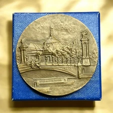 Medal Arphila 75 Paris International Philatelic Expo by Renée Vautier
