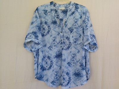Women's Plus Short Sleeve w Roll Tabs & Buttons Split Neck Printed Top - W/B 1X