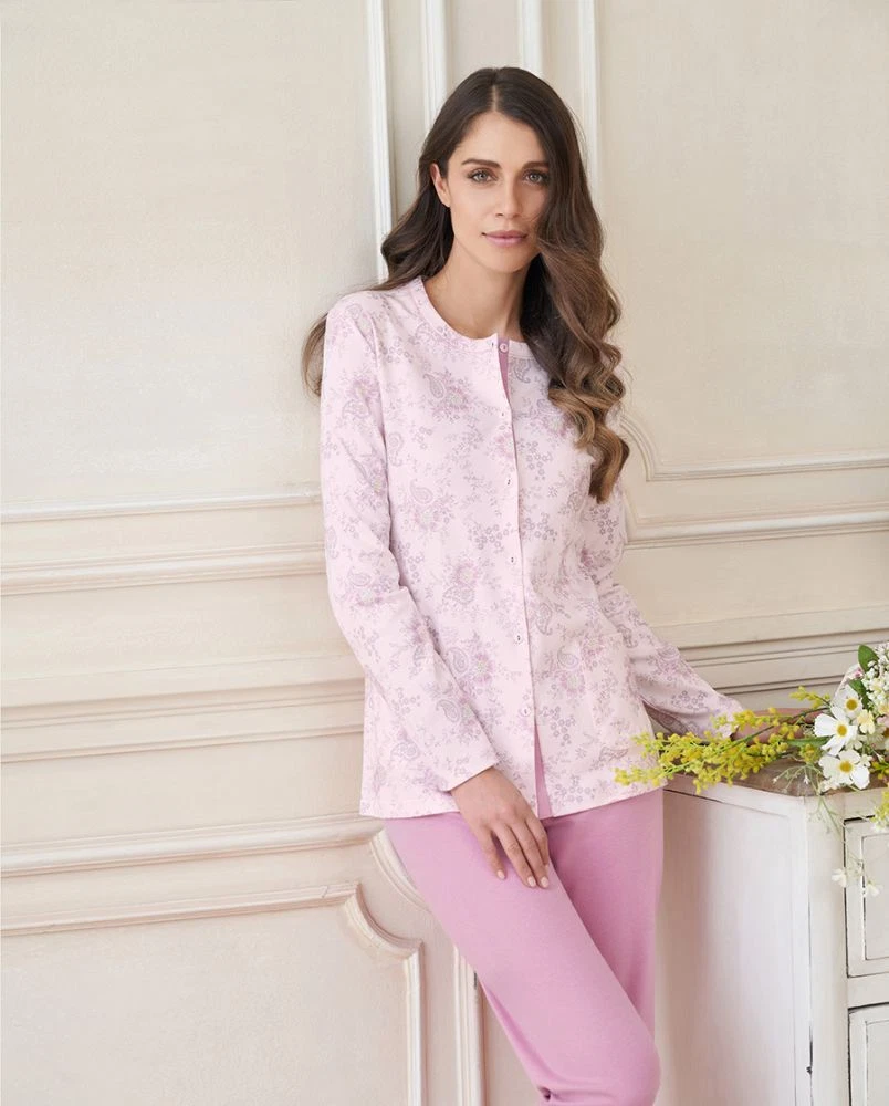 Pigiama donna in raso con top con abbottonatura camicia e pantalone lungo articolo pleasure - Panna